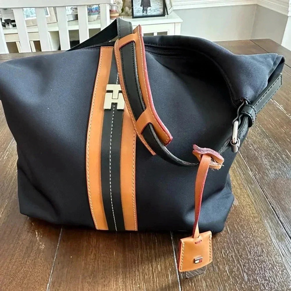 Tommy Hilfiger hobo bag - Picture 3 of 16